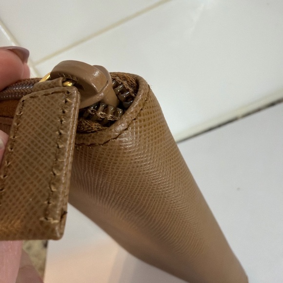 Prada Milano Saffiano Leather Zip Key Case Wallet 6 Hook Taupe Made In Italy - Picture 7 of 8